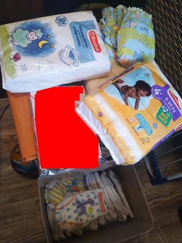 Couches... accessoires. Jouets pour enfants de 1 à 2 ans..., Enlèvement ou Envoi