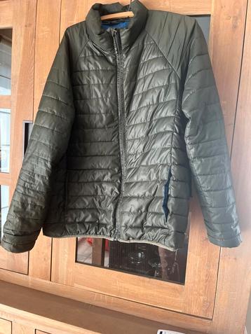 Mooie jack maat xl 42/44 nog  in prima staat beschikbaar voor biedingen