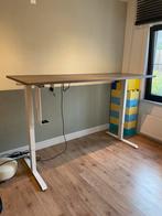 Elektrisch verstelbare bureau, Ophalen of Verzenden, Elektrisch, Zo goed als nieuw, Bureau