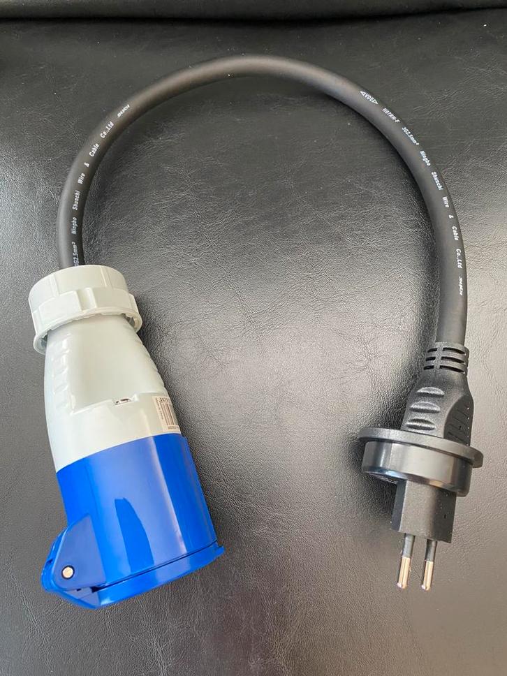 🍄 Verloopstekker Zwitserland. 16 A .3 dagen gebruikt !!!, Caravans en Kamperen, Kampeeraccessoires, Zo goed als nieuw, Ophalen of Verzenden