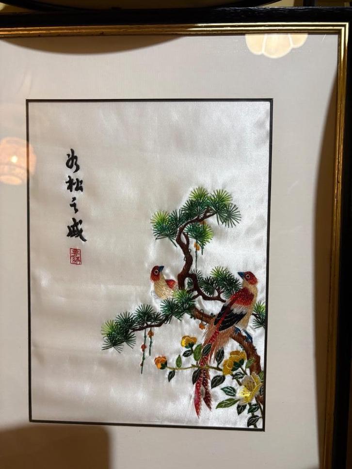 Vintage Chinees handborduurwerk - vogels op pijnboomtak, Antiek en Kunst, Kunst | Niet-Westerse kunst, Ophalen