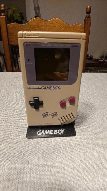 Mooie gameboy beschikbaar voor biedingen