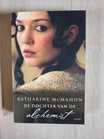 K. MacMahon - De dochter van de alchemist, Ophalen of Verzenden, Zo goed als nieuw, K. MacMahon