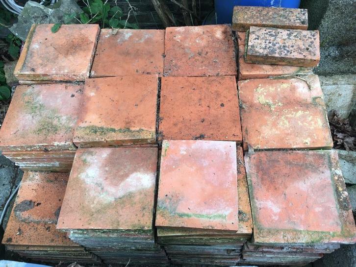 Lot antieke Boomse vloertegels uit een abdij, Antiek en Kunst, Curiosa en Brocante, Ophalen