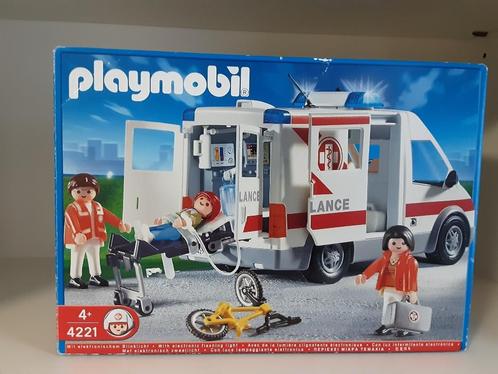 Ambulance PlayMobil, Enfants & Bébés, Jouets | Playmobil, Comme neuf, Ensemble complet, Enlèvement ou Envoi