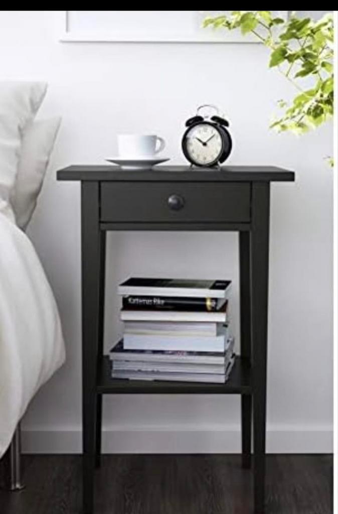 Hemnes nachtkastje Ikea, Maison & Meubles, Chambre à coucher | Tables de chevet, Bois, Enlèvement