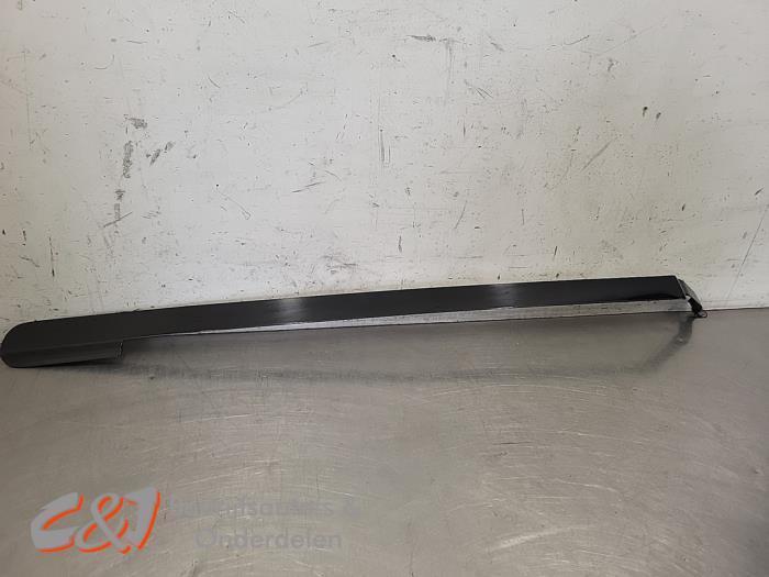 Schuifdeur Rail rechts van een Renault Trafic, Auto-onderdelen, Carrosserie, Renault, Gebruikt, 3 maanden garantie, Ophalen of Verzenden