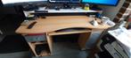 Bureau met afzonderlijk blad voor toetsenbord en opbergkast., Huis en Inrichting, Bureaus, Ophalen, Gebruikt, Bureau