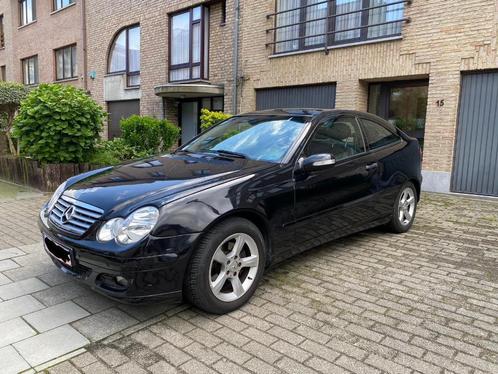 Mercedes C 180 Benzine Automatisch Gekookt Panoramadak, Auto's, Mercedes-Benz, Bedrijf, ABS, Adaptive Cruise Control, Airbags