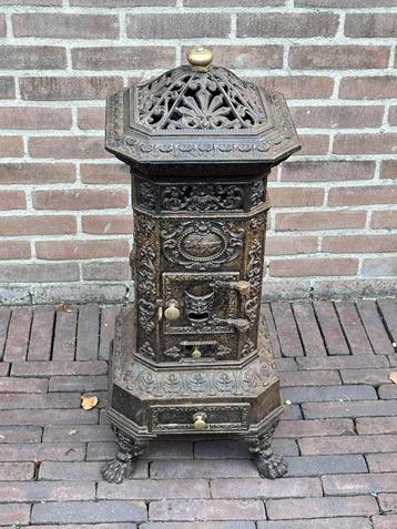 Antieke Magny salonkachel – gietijzer, ca. 1880–1900 beschikbaar voor biedingen