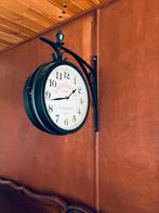 Horloge maidon du monde, Huis en Inrichting, Woonaccessoires | Klokken, Ophalen, Zo goed als nieuw