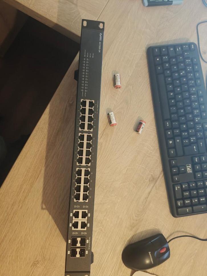 Zyxel GS1920-24 managed gigabit switch, Computers en Software, Netwerk switches, Gebruikt, Ophalen of Verzenden