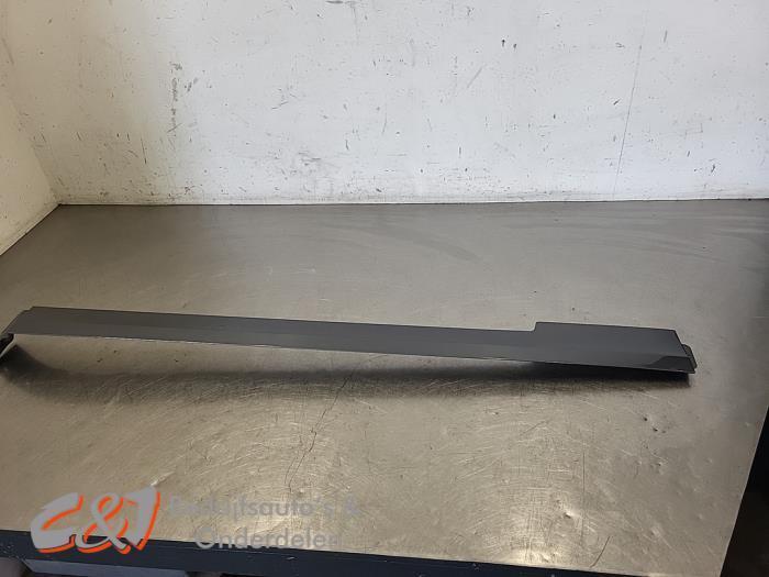 Schuifdeur Rail rechts van een Mercedes Vito, Auto-onderdelen, Carrosserie, Mercedes-Benz, Gebruikt, 3 maanden garantie, Ophalen of Verzenden