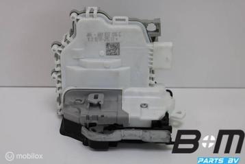 Portierslot RV (bijrijderskant) Audi A4 8W beschikbaar voor biedingen