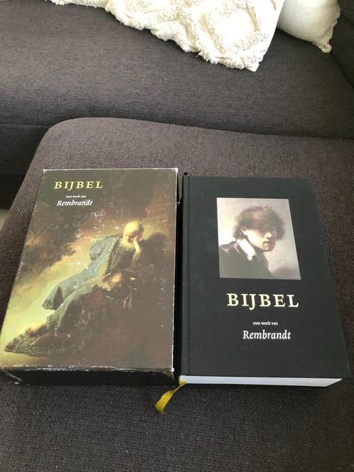 Bijbel met werk van Rembrandt, Boeken, Godsdienst en Theologie, Zo goed als nieuw, Christendom | Katholiek, Ophalen of Verzenden