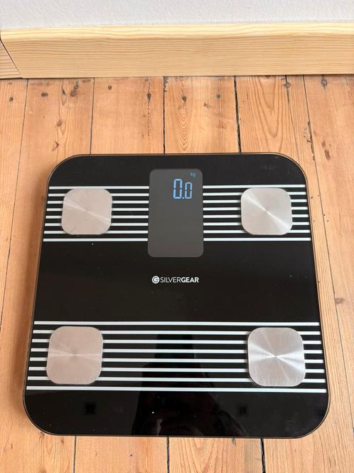 Silvergear weegschaal met 18 meetfuncties, Elektronische apparatuur, Weegschalen, Gebruikt, Digitaal, Personenweegschaal, 100 kg of meer