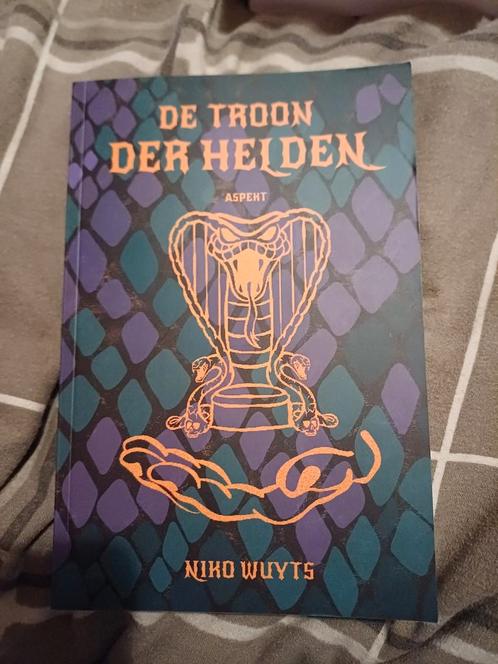 Niko Wuyts - De Troon der Helden, Boeken, Romans, Ophalen