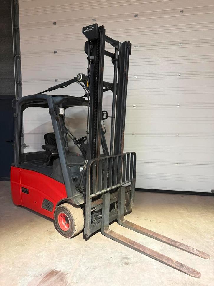 Linde E20 elektrische heftruck, Articles professionnels, Machines & Construction | Chariots élévateurs & Transport interne, Chariot élévateur