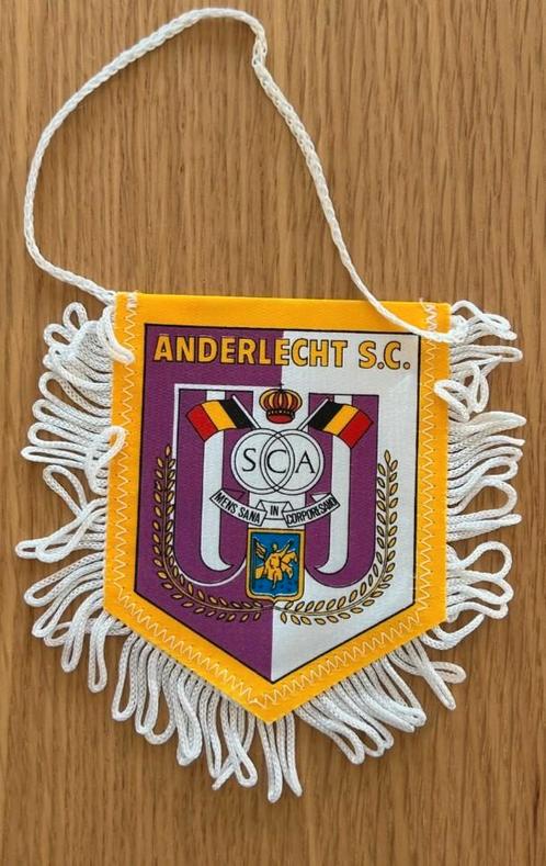 RSC Anderlecht 1980s unieke vintage vaandel  vintage cadeau, Verzamelen, Sportartikelen en Voetbal, Zo goed als nieuw, Spel, Ophalen of Verzenden