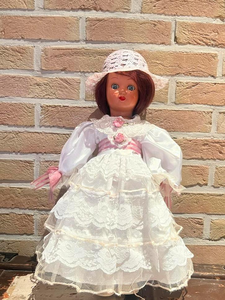 Vintage UNICA pop – 40 cm – Slaapogen – België, Verzamelen, Poppen, Pop, Ophalen of Verzenden