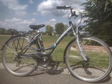 Damesfiets THOMPSON IN ORDE! 21 vers 28 inch ledverlichting  beschikbaar voor biedingen