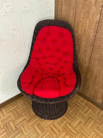 Vintage Antieke stoel riet beschikbaar voor biedingen