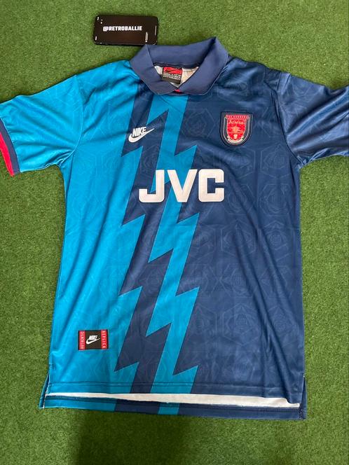 Arsenal retro/vintage shirt 1995/1996 Dennis Bergkamp - M, Sport en Fitness, Voetbal, Nieuw, Shirt, Ophalen of Verzenden
