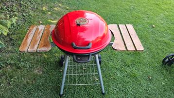 Barbecue rouge  beschikbaar voor biedingen