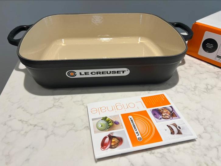 Nieuwe gietijzeren Le Creuset ovenschaal van 33 cm, Huis en Inrichting, Keuken | Potten en Pannen, Nieuw, Koekenpan of Braadpan