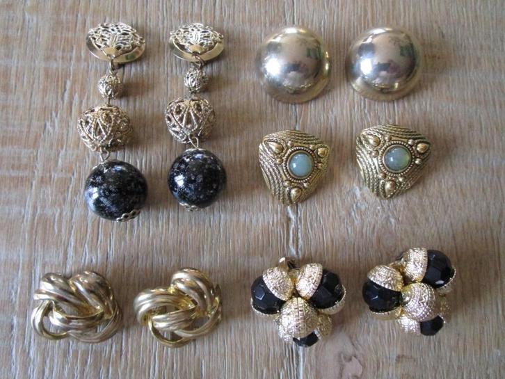 vintage oorbellen, Handtassen en Accessoires, Oorbellen, Zo goed als nieuw, Knopjes of Stekers, Overige materialen, Goud, Ophalen of Verzenden