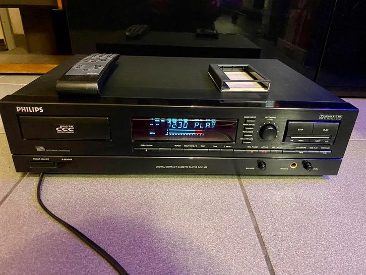 Philips DCC 600 , TV, Hi-fi & Vidéo, Decks cassettes, Simple, Philips, Auto-reverse, Commandes tactiles, Tape counter, Enlèvement ou Envoi