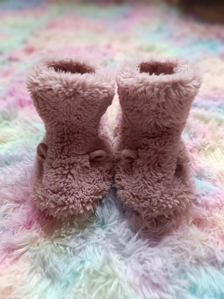 Schattige sloefjes van Ysabel Mora, Enfants & Bébés, Vêtements enfant | Chaussures & Chaussettes, Comme neuf, Autres types, Fille