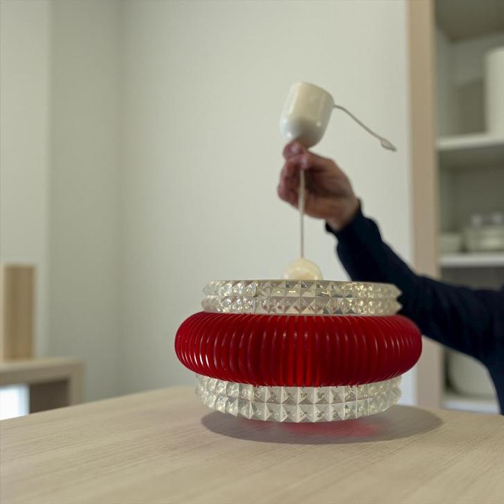 Vintage rode UFO luster / space age hanglamp, Antiek en Kunst, Antiek | Verlichting, Ophalen of Verzenden