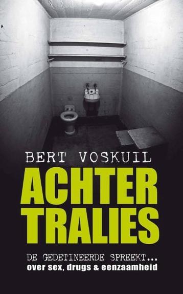 Achter tralies beschikbaar voor biedingen