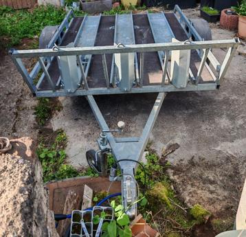 Vend remorque pour 2/3 motos beschikbaar voor biedingen