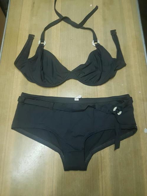 Bikini Esprit taille 42, Kleding | Dames, Badmode en Zwemkleding, Zo goed als nieuw, Bikini, Zwart, Ophalen of Verzenden