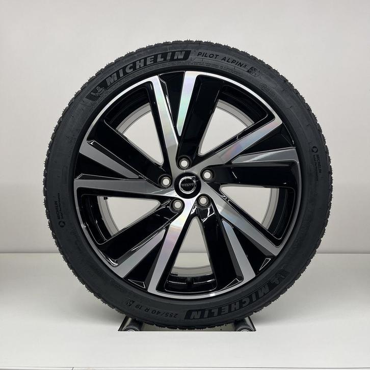 Volvo NIEUWE 19 inch R-design velgen + Winterbanden V90 / S9, Auto-onderdelen, Banden en Velgen, Banden en Velgen, Winterbanden