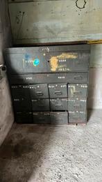 Kast voor garage, Ophalen, Zo goed als nieuw