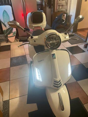 Vespa 125cc GTS super wit, Fietsen en Brommers, Scooters | Vespa, Ophalen, Overige modellen, Nieuw, 125 cc