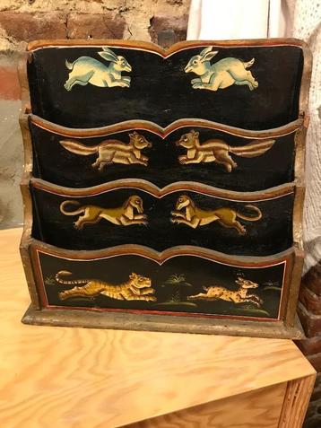 Porte Lettres ancien bois Porte-courrier  beschikbaar voor biedingen