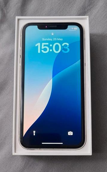 iPhone 11 128 GB Wit met oplader en hoesje beschikbaar voor biedingen