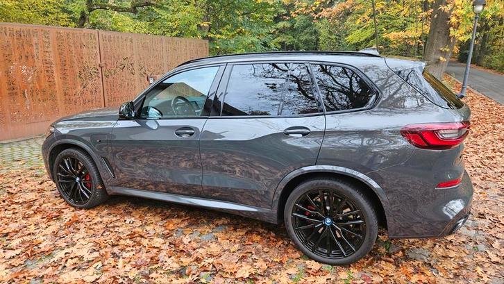 Bmw X5 45e. Dravitgrau. Bmw garantie tot 16/11/2027, Auto's, BMW, Particulier, X5, Trekhaak, Zwart, Zwart, Leder, Ophalen