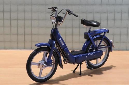 Vespa Piaggio Ciao blue brommer 1:10, Hobby en Vrije tijd, Modelauto's | 1:5 tot 1:12, Nieuw, Motor, 1:9 t/m 1:12, Ophalen of Verzenden