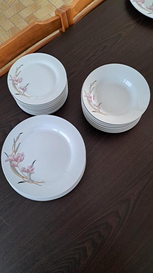 Service de table en porcelaine, Huis en Inrichting, Keuken | Servies, Gebruikt, Compleet servies, Overige stijlen, Porselein, Ophalen of Verzenden