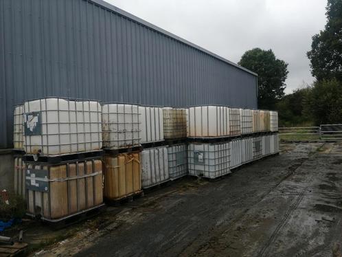 Ibc container cubi 1000 litres usager entre 35 et 60€ pièce, Bricolage & Construction, Plaques & Panneaux, Utilisé, Bois, Enlèvement ou Envoi