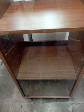 Hi-fi-systeemkast  beschikbaar voor biedingen