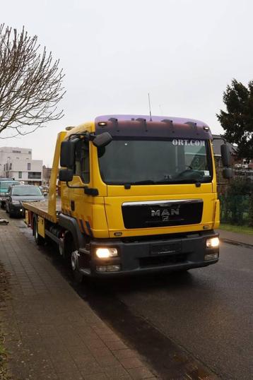 Man takelwagen beschikbaar voor biedingen