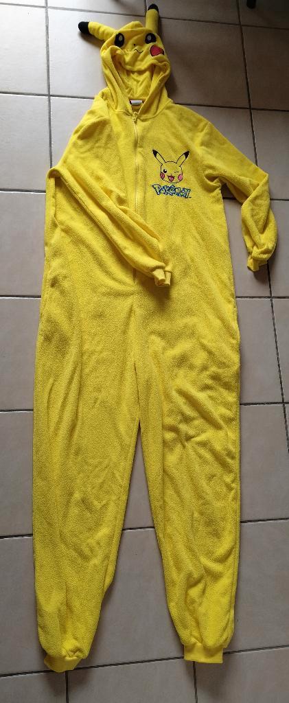 onesie pokemon pikachu maat medium large (dames), Kleding | Dames, Homewear, Zo goed als nieuw, Maat 38/40 (M), Geel, Ophalen of Verzenden
