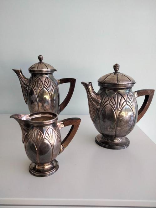 Art Deco set koffiepot theepot melkkan verzilverd ? Verzilve, Antiquités & Art, Antiquités | Accessoires de maison, Enlèvement ou Envoi