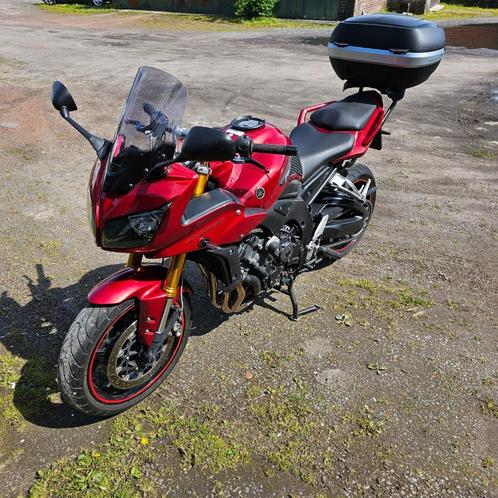 Boitier supérieur Givi pour Yamaha FZ1 FAZER LeoVince, Motos, Motos | Yamaha, Particulier, Naked bike, plus de 35 kW, 4 cylindres